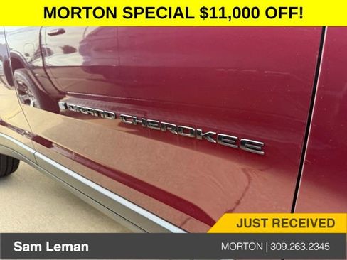 New 2025 Jeep Grand Cherokee Limited w/ Black Appearance Package image 5