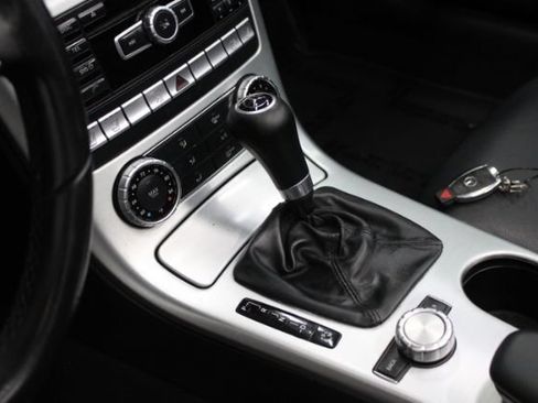 Used 2014 Mercedes-Benz SLK 250 image 13