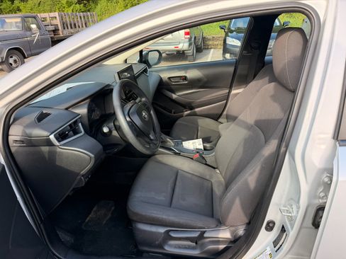 Used 2023 Toyota Corolla LE FWD image 6