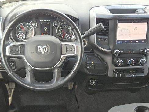 Used 2024 RAM 2500 Big Horn AWD/4WD image 25