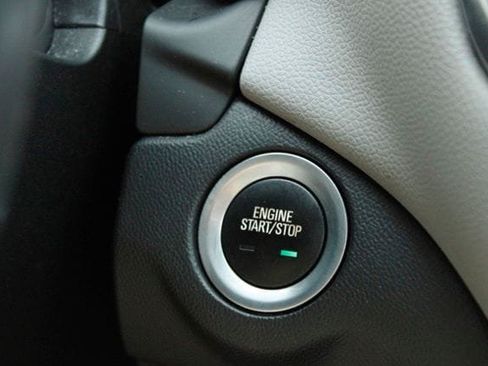 Used 2019 Chevrolet Equinox LT FWD image 20