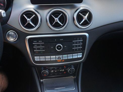 Used 2020 Mercedes-Benz GLA 250 4MATIC image 22