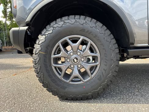 New 2025 Ford Bronco Badlands image 9