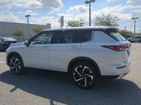 Used 2024 Mitsubishi Outlander SE image 6