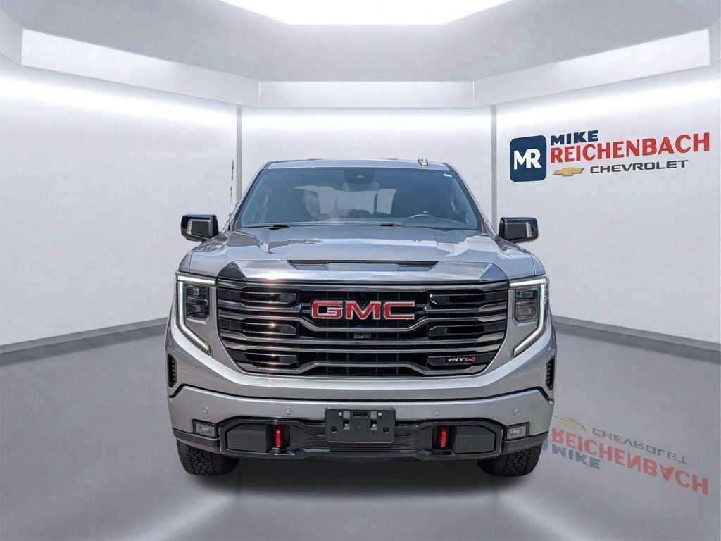 Used 2024 GMC Sierra 1500 AT4 w/ AT4 Premium Package AWD/4WD image 9