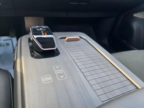 Used 2023 Nissan Ariya AWD image 25