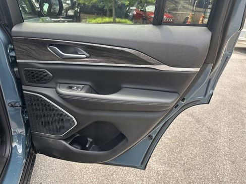 New 2026 Jeep Grand Cherokee Limited AWD/4WD image 16