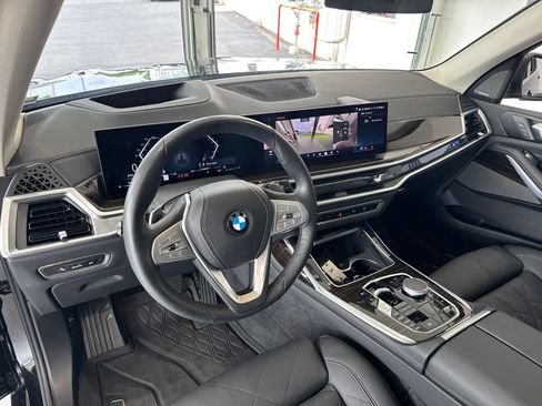 Used 2025 BMW X7 xDrive40i w/ Premium Package AWD/4WD image 19