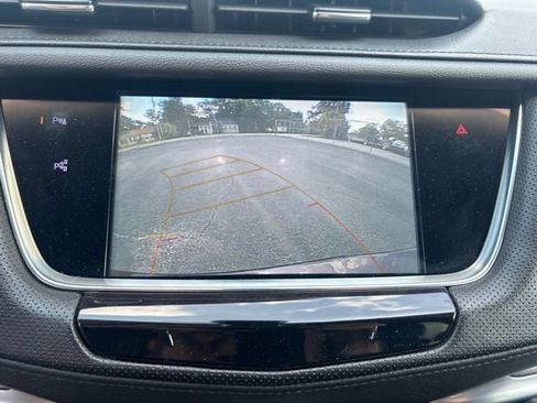 Used 2018 Cadillac XT5 Premium Luxury w/ Driver Assist Package AWD/4WD image 10