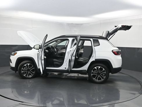 Used 2022 Jeep Compass Limited AWD/4WD image 37