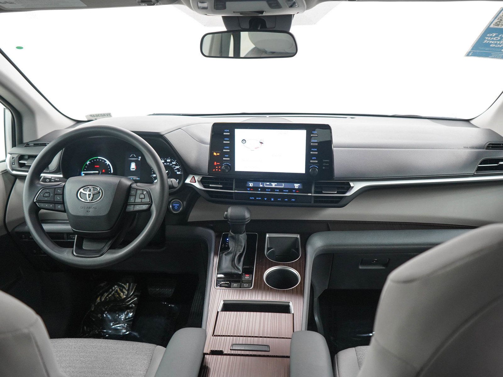 Used 2024 Toyota Sienna LE FWD image 14