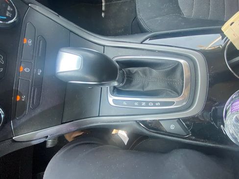 Used 2017 Ford Edge SE AWD/4WD image 12