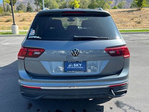 Used 2022 Volkswagen Tiguan SE image 11