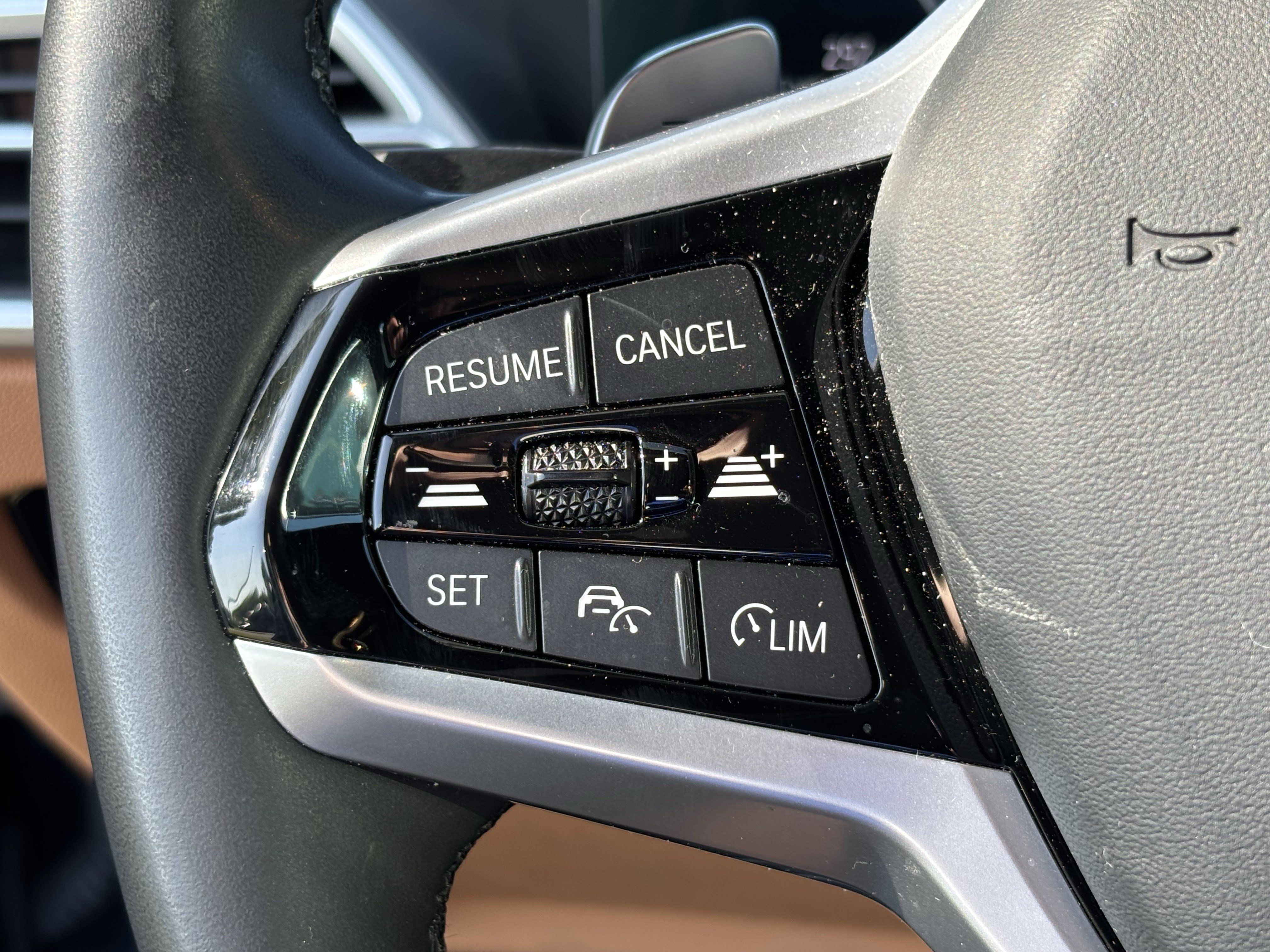 Certified 2025 BMW 330i Sedan RWD image 19