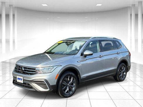Used 2022 Volkswagen Tiguan SE AWD/4WD image 4