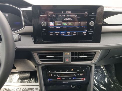 New 2026 Volkswagen Taos SE image 18