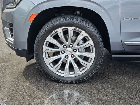 Used 2022 GMC Yukon Denali AWD/4WD image 9