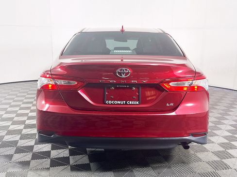 Used 2019 Toyota Camry LE image 4