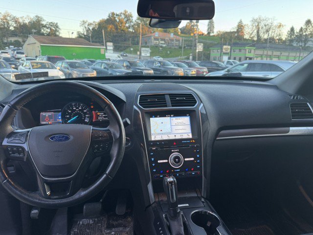 Used 2017 Ford Explorer Limited w/ Equipment Group 301A AWD/4WD image 13