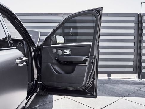 Used 2020 Rolls-Royce Cullinan AWD/4WD image 23