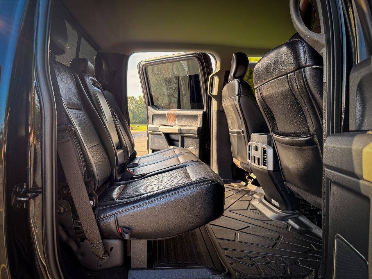 Used 2019 Ford F250 Lariat w/ Lariat Ultimate Package AWD/4WD image 11