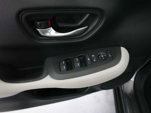 Certified 2023 Honda HR-V LX image 11
