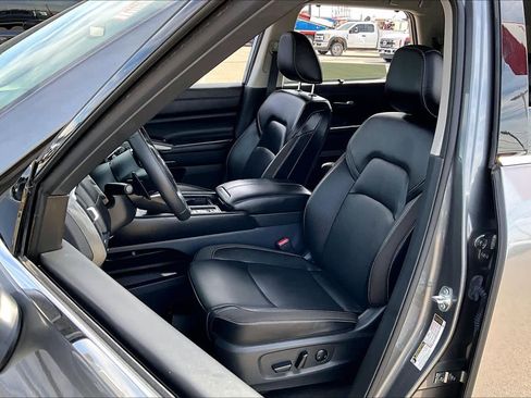 Used 2024 Nissan Pathfinder SL image 8