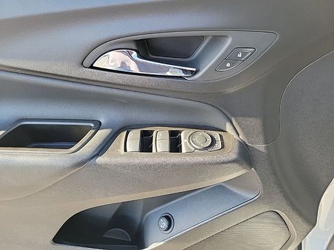 Used 2024 Chevrolet Equinox LT AWD/4WD image 9