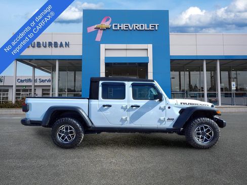 Used 2024 Jeep Gladiator Rubicon w/ Technology Group AWD/4WD image 4