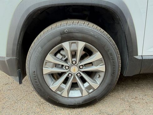 Used 2025 Chevrolet Equinox LT AWD/4WD image 29