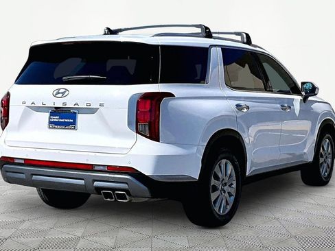 Used 2023 Hyundai Palisade SEL FWD image 3