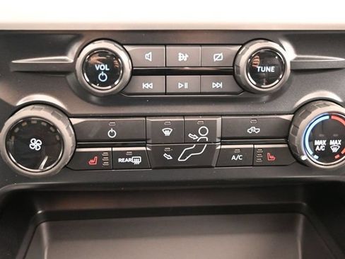 Used 2024 Ford F250 XLT w/ XLT Premium Package AWD/4WD image 20