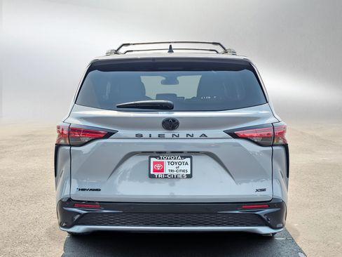 Used 2026 Toyota Sienna XSE AWD/4WD image 4