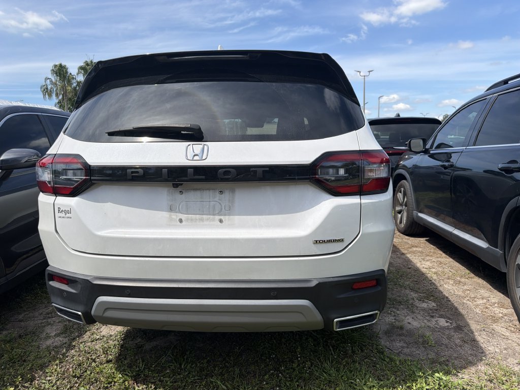 Used 2024 Honda Pilot Touring image 9