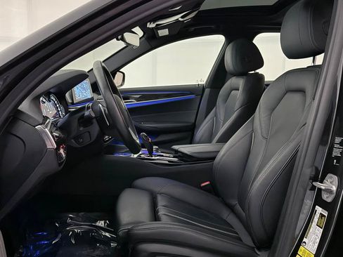 Used 2018 BMW 530e xDrive w/ Premium Package 2 AWD/4WD image 19