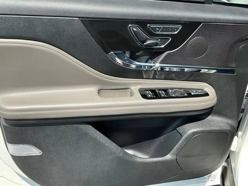 Used 2025 Lincoln Corsair FWD image 10