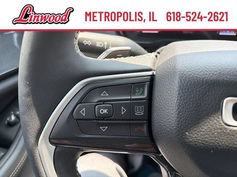 Used 2023 Jeep Grand Cherokee Laredo w/ Luxury Tech Group I AWD/4WD image 16