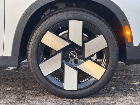 Certified 2025 MINI Cooper Countryman S w/ Comfort Package Max image 3