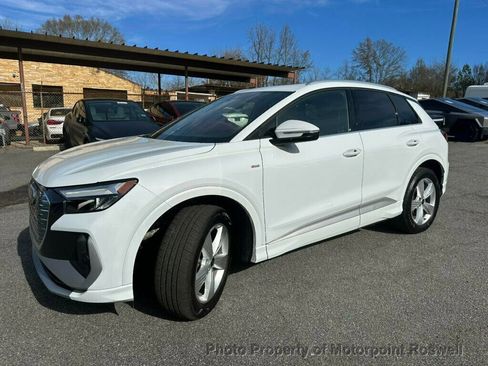 Used 2024 Audi Q4 e-tron Premium image 9