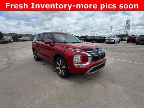 Used 2025 Mitsubishi Outlander SE image 5
