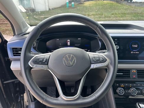 Used 2024 Volkswagen Taos SE image 13