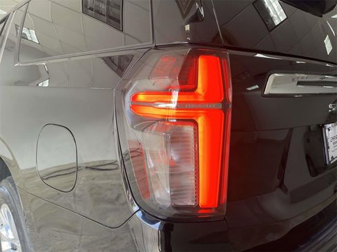 Used 2024 Chevrolet Suburban Premier image 11