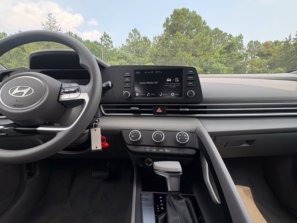 New 2026 Hyundai Elantra SE FWD image 14
