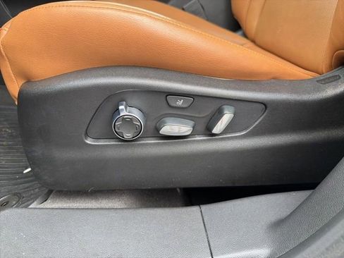 Used 2021 Cadillac XT4 Premium Luxury FWD image 11