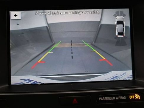 Used 2018 Ford Explorer XLT w/ Equipment Group 202A FWD image 21