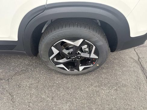 New 2026 Kia Seltos S image 5