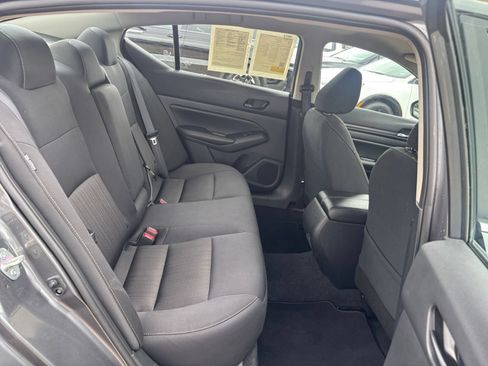 Used 2025 Nissan Altima 2.5 SV FWD image 25