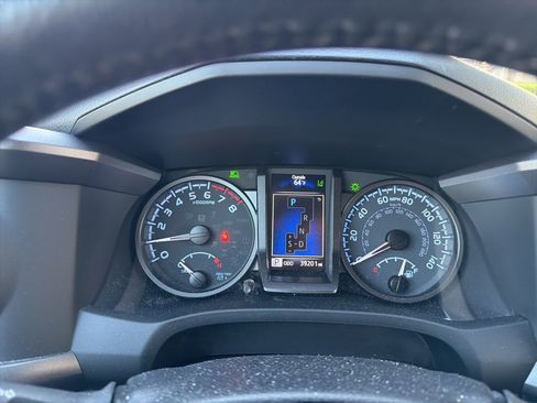 Used 2023 Toyota Tacoma TRD Sport image 12