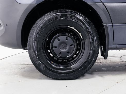 Used 2025 Mercedes-Benz Sprinter 2500 image 33