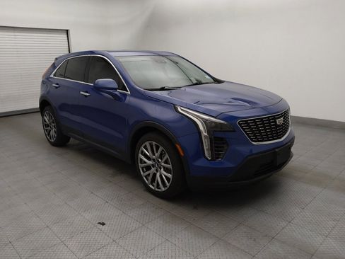 Used 2021 Cadillac XT4 Luxury w/ Cold Weather Package FWD image 11
